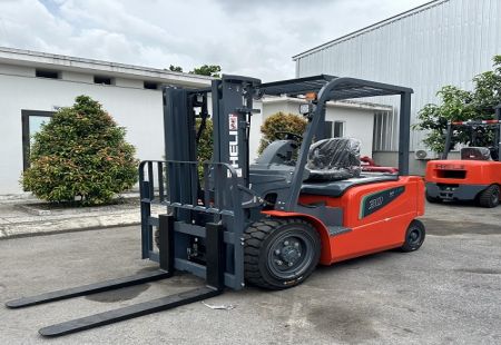 Giá Xe Nâng Điện 3 Tấn Mới Nhất