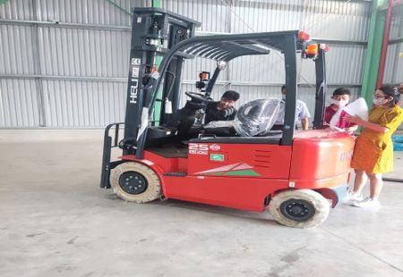 Các Loại Xe Nâng Điện 2 Tấn Heli