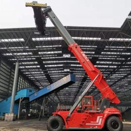 Xe Nâng Chụp Container