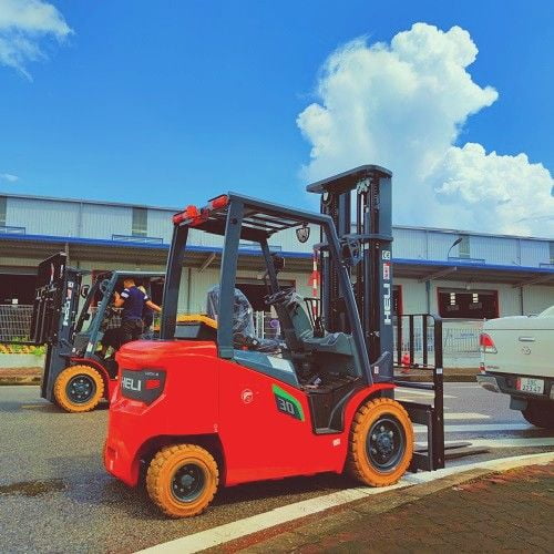 Xe Nâng Điện Lithium 3 Tấn