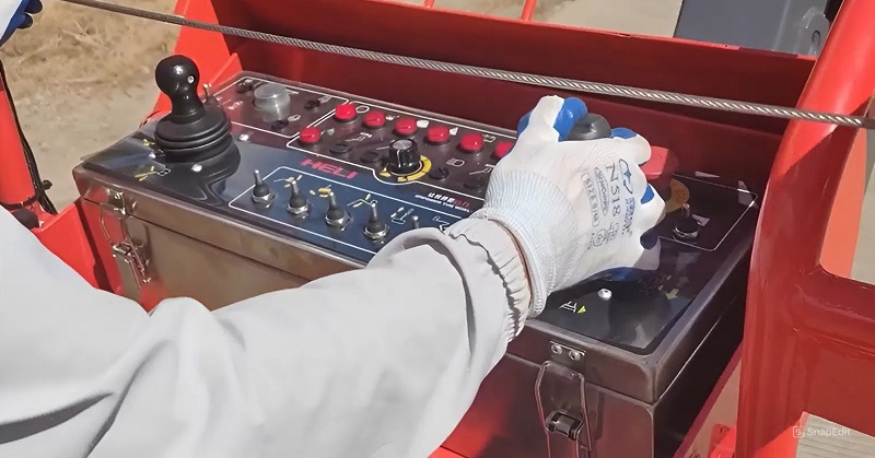 bảng điều khiển trên cao