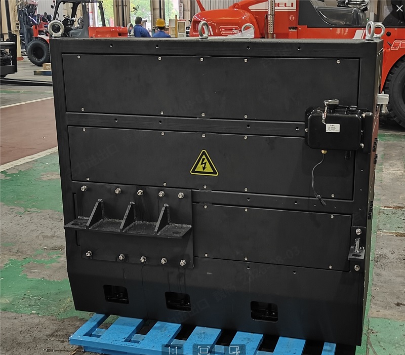 pin lithium xe nâng điện 18 tấn