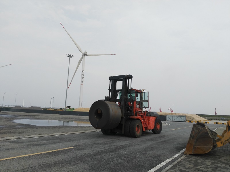 bộ càng chọc cuộn thép xe nâng