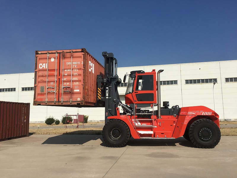 xe nâng trung quốc 25 tấn